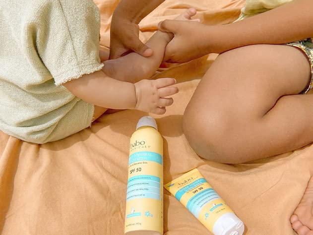 Babo Botanicals Super Shield Mineral Sunscreen Spray SPF 50 with natural origin zinc oxide & titanium dioxide. Sensitive skin, vegan, fragrance-free, water resistant, air-powered spray - For all ages. - Image 11