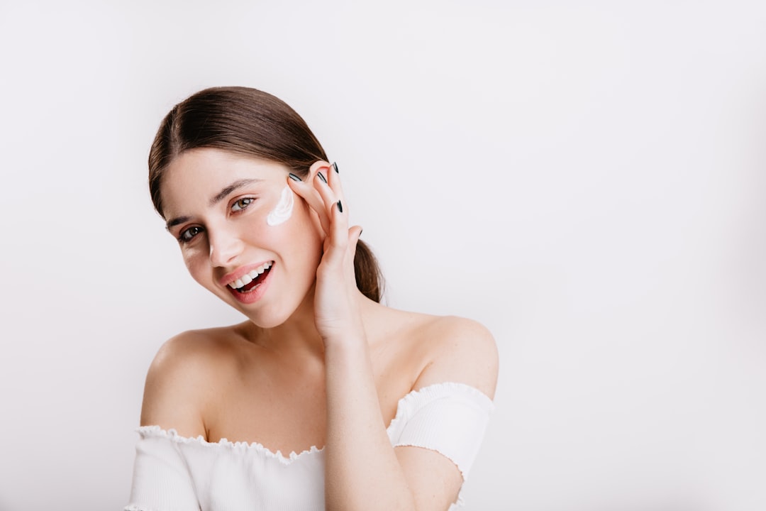 How to Achieve Youthful Skin with Natural Ingredients